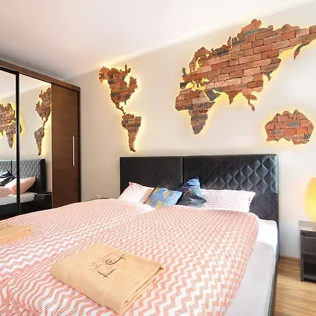 Gold Compass Apartamento